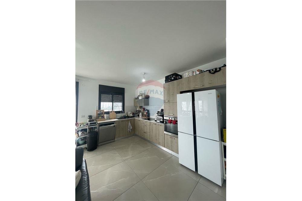 Apartment for Sale in Tel Aviv - Image 4