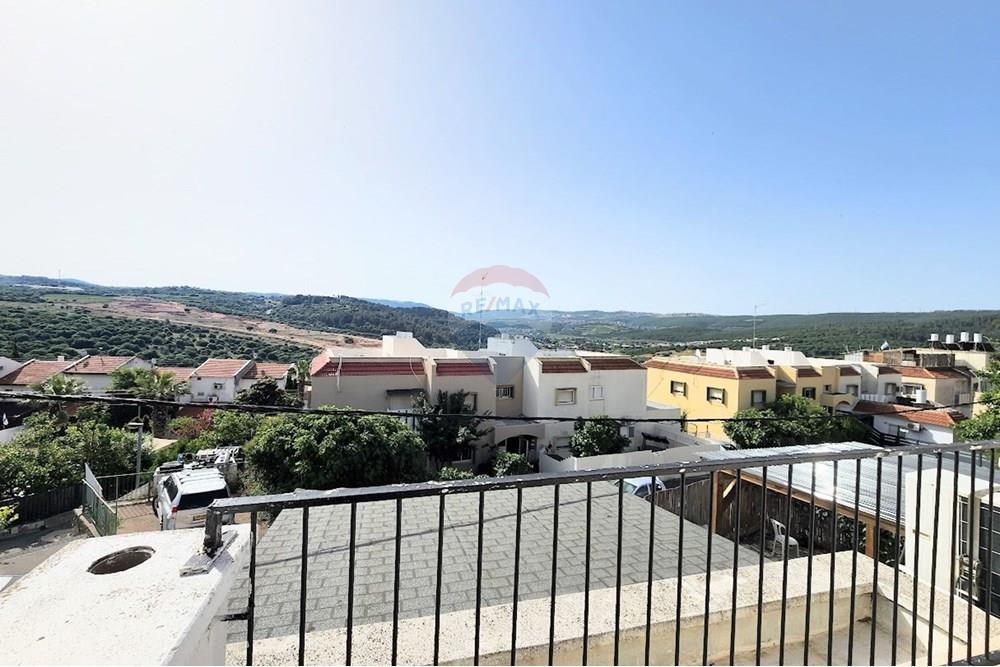 Apartment for Sale in מעלות - Image 6