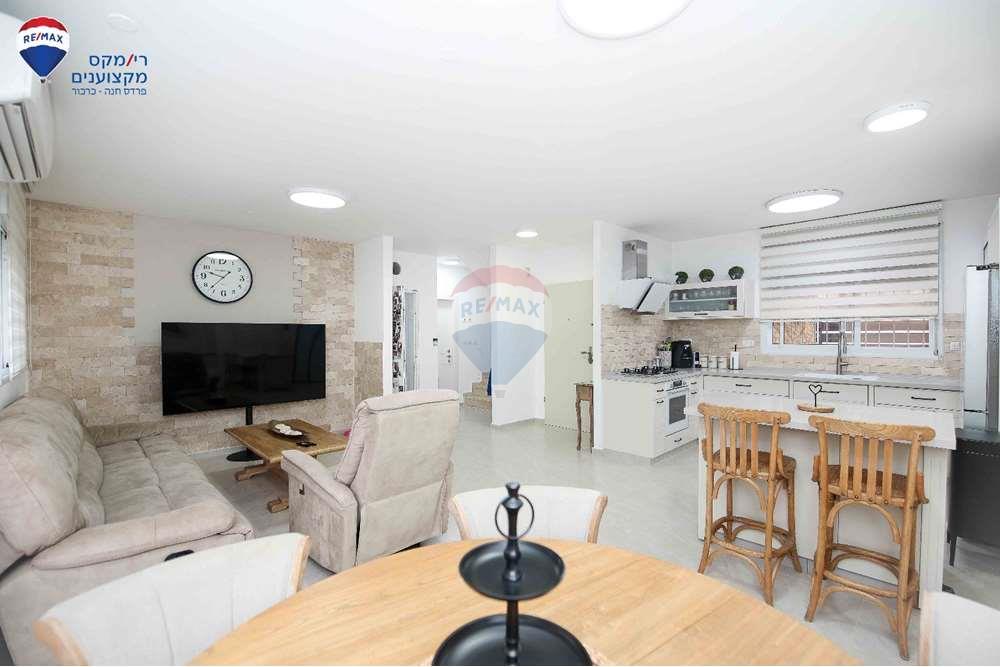 Apartment for Sale in פרדס חנה - כרכור - Image 2