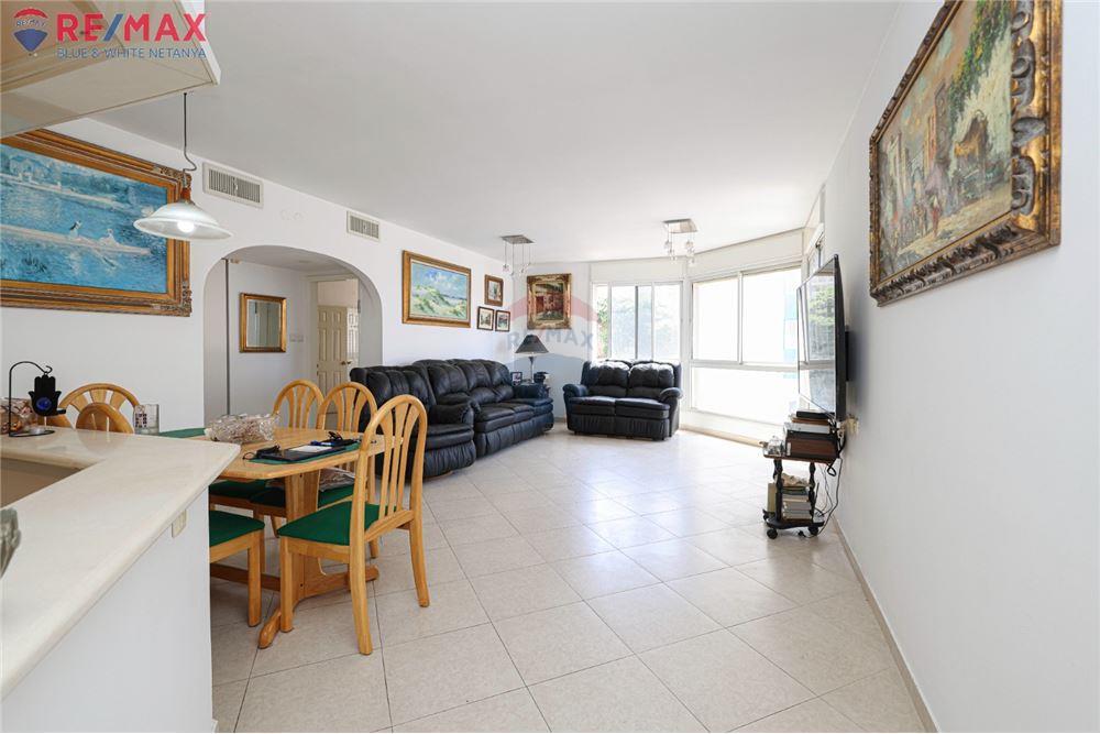 Apartment for Sale in Netanya - Image 2