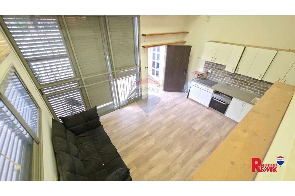 Apartment for Sale in Bnei Brak - Image 5