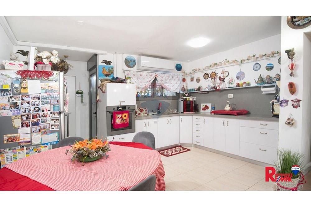 Apartment for Sale in Holon - Image 1