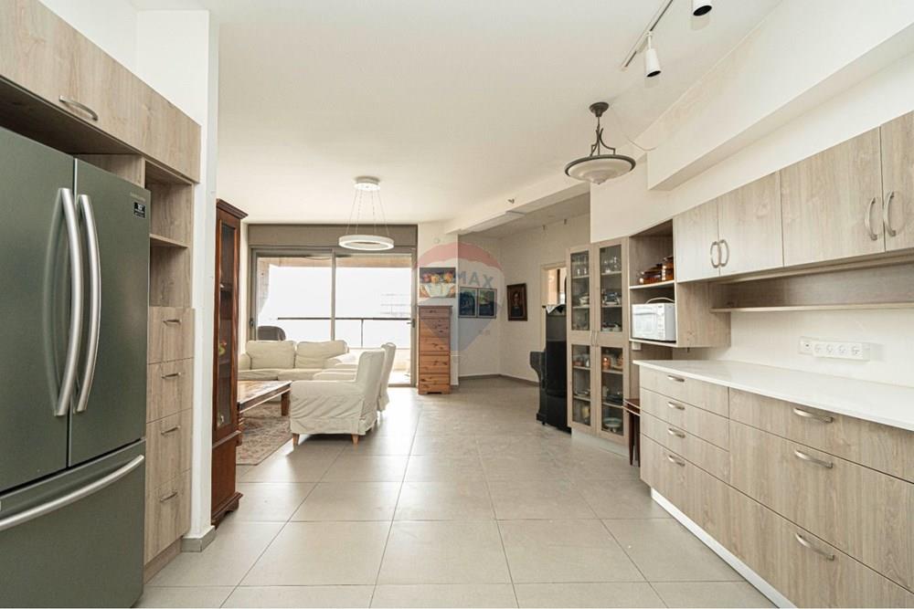 Apartment for Sale in Tel Aviv - Image 3