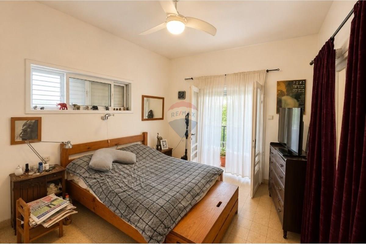 Apartment for Sale in Tel Aviv - Image 5