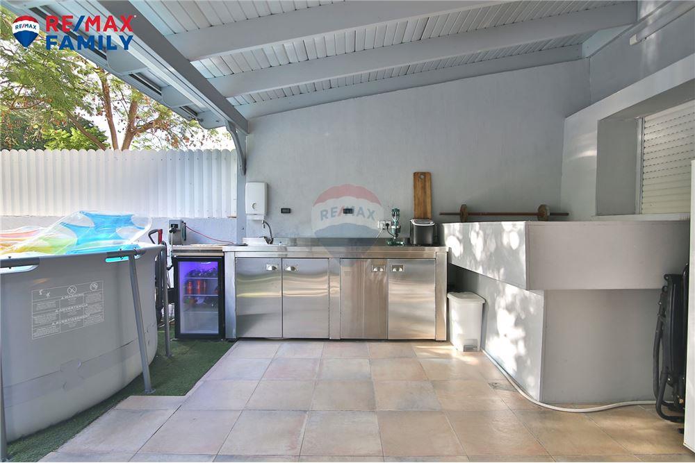 Apartment for Sale in קרית מוצקין - Image 7