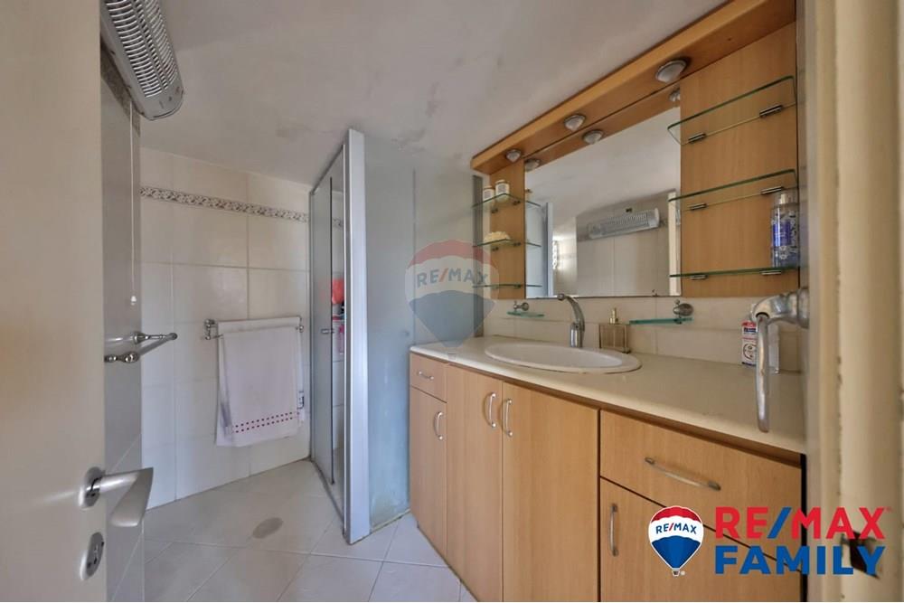 Apartment for Sale in קרית מוצקין - Image 7