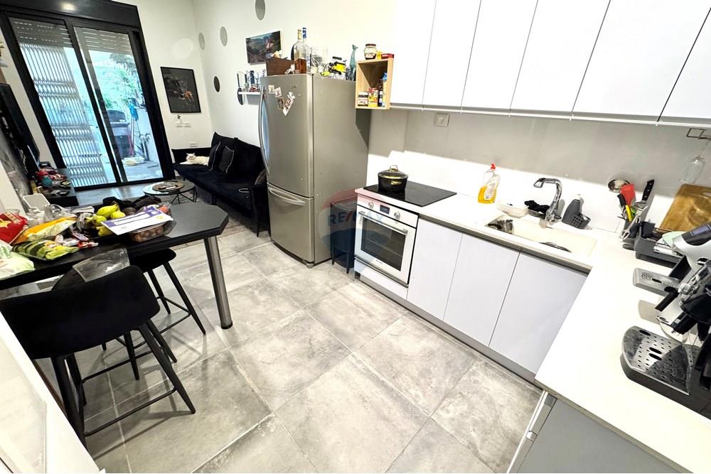 Apartment for Sale in Tel Aviv - Image 1