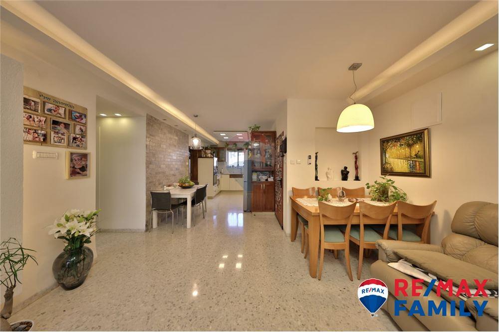 Apartment for Sale in Kiryat Yam - Image 2