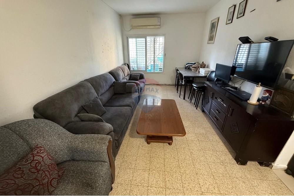 Apartment for Sale in Rehovot - Image 3