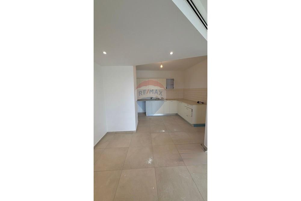 Apartment for Sale in חריש - Image 2