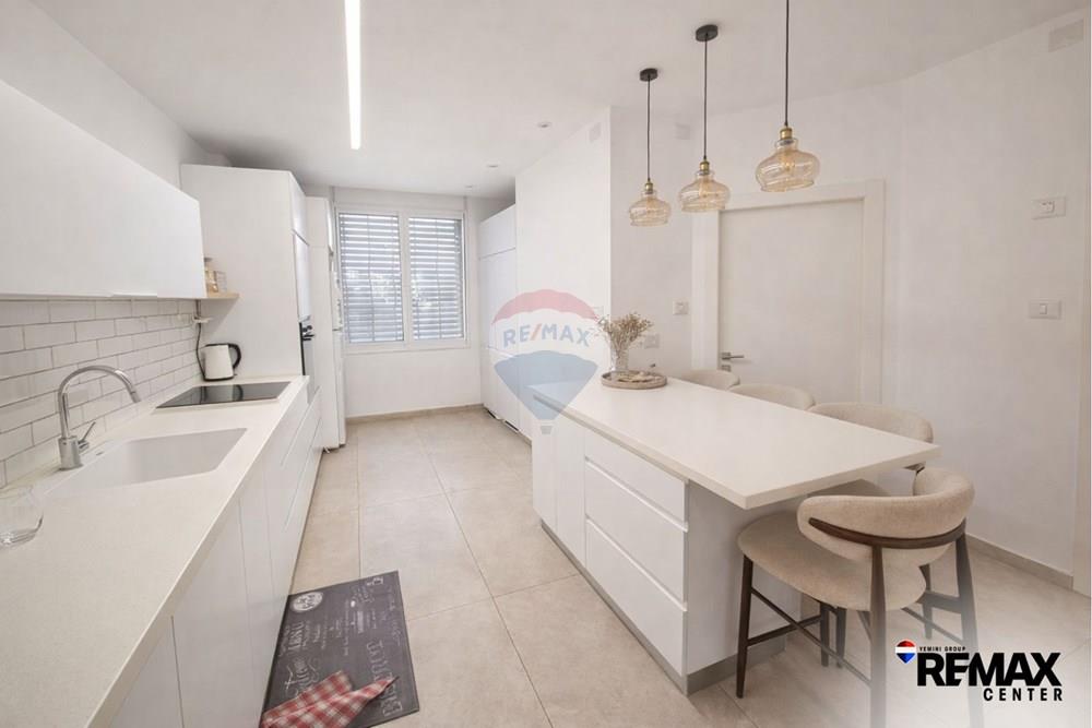 Apartment for Sale in Rishon LeZion - Image 3