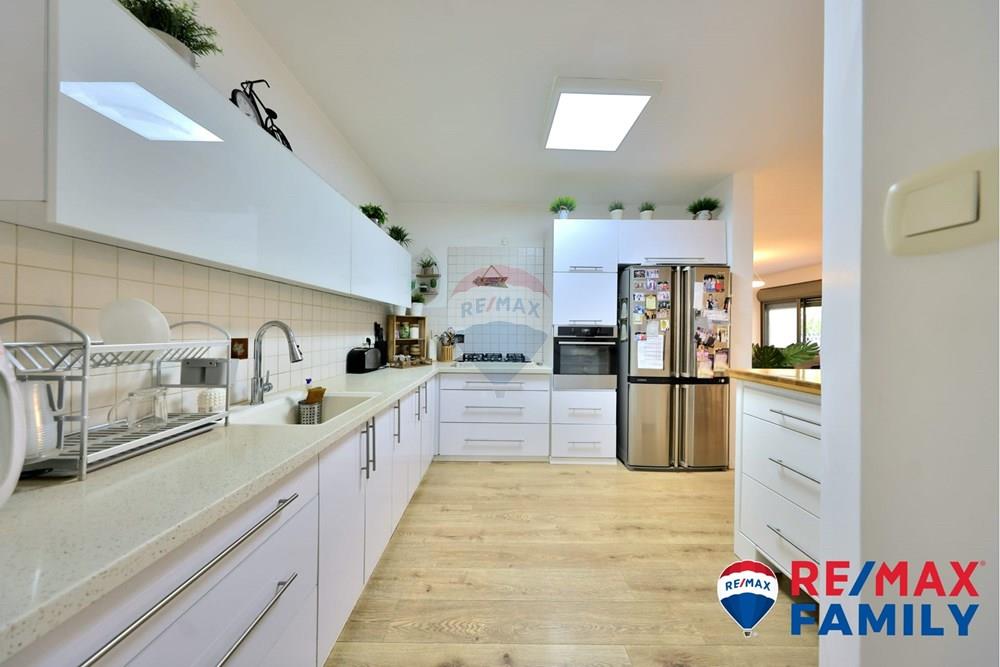 Apartment for Sale in קרית אתא - Image 2