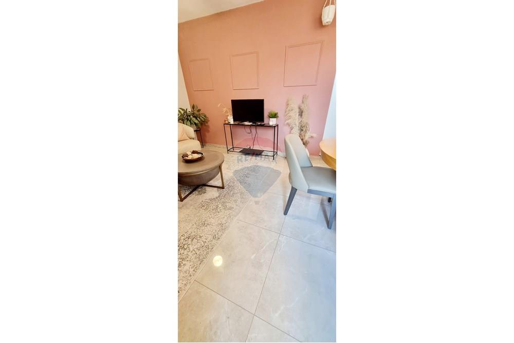 Apartment for Sale in Ma'ale Adumim - Image 3
