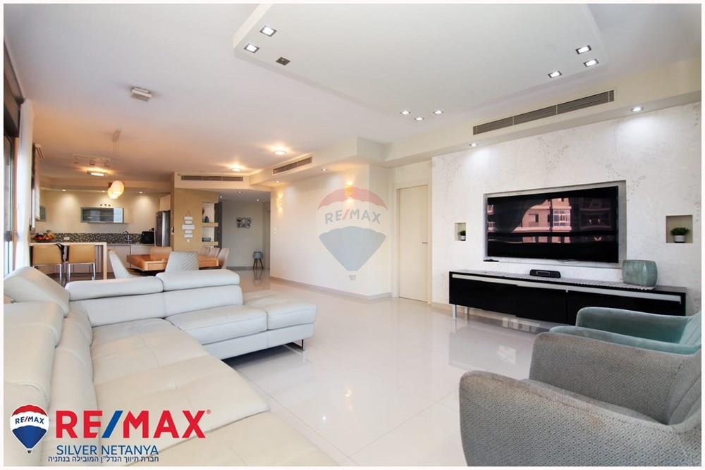 Apartment for Sale in Hadera - Image 5