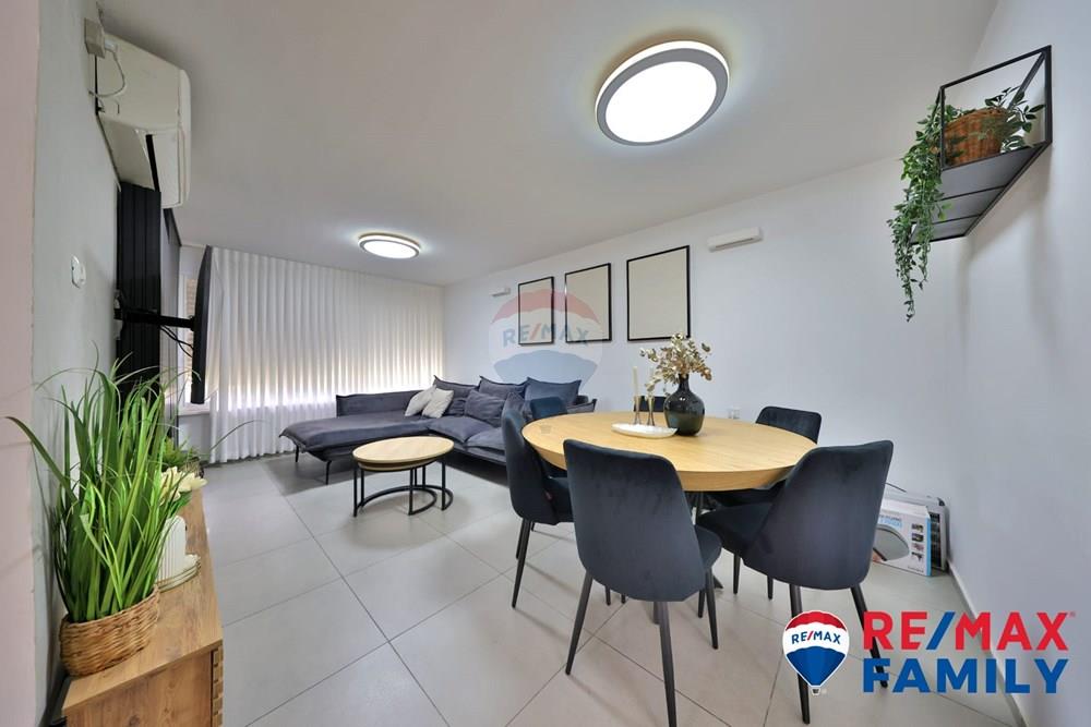 Apartment for Sale in קרית מוצקין - Image 1