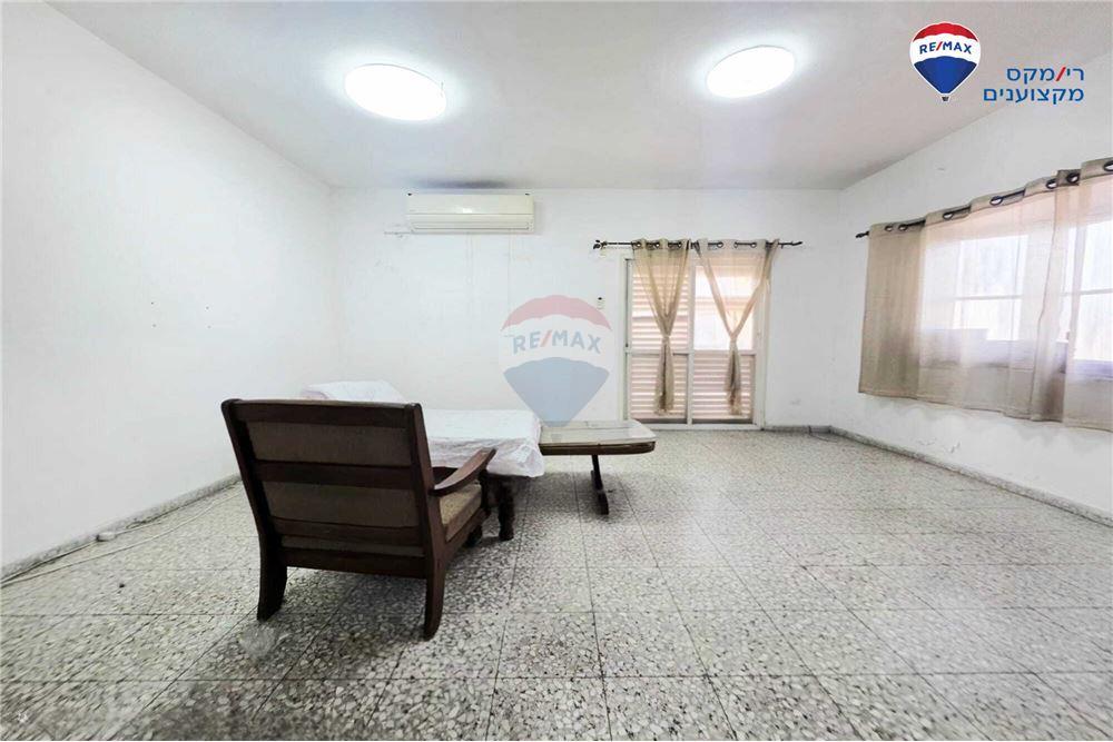 House for Sale in Hadera - Image 6