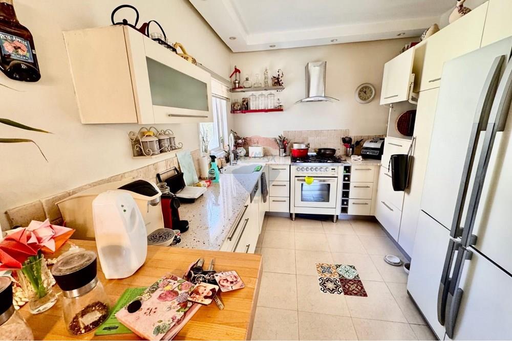 Apartment for Sale in Ra'anana - Image 6