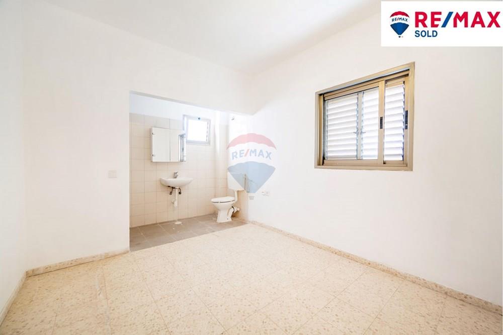 Apartment for Sale in Petah Tikva - Image 5