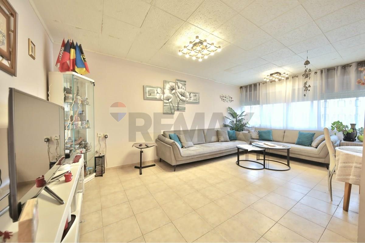 Apartment for Sale in קרית מוצקין - Image 1