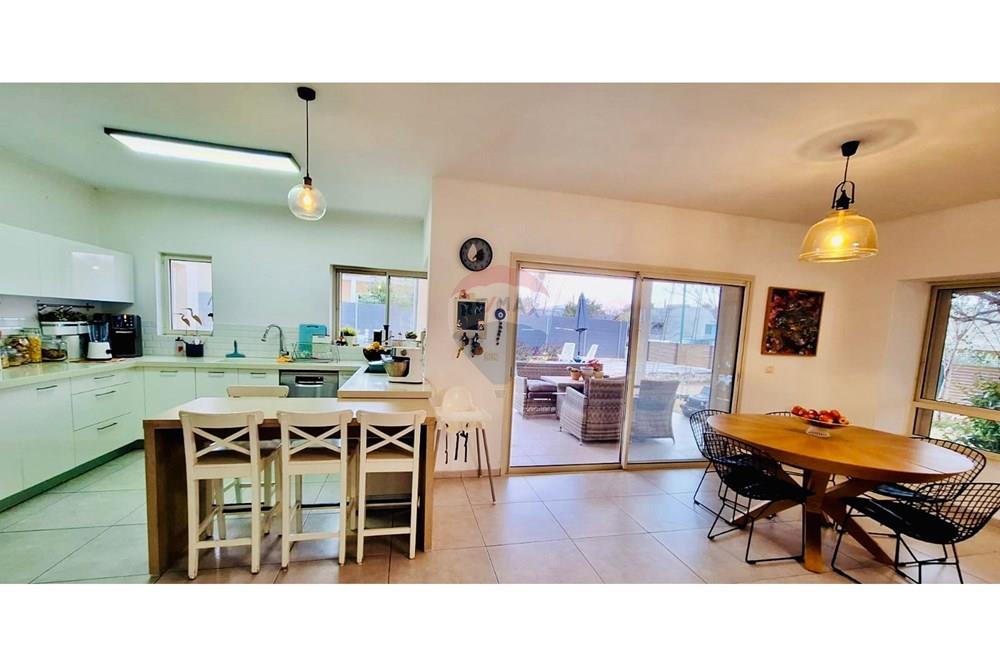 Condo for Sale in תובל - Image 2