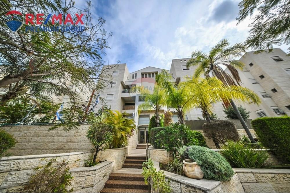 Apartment for Sale in שוהם - Image 1