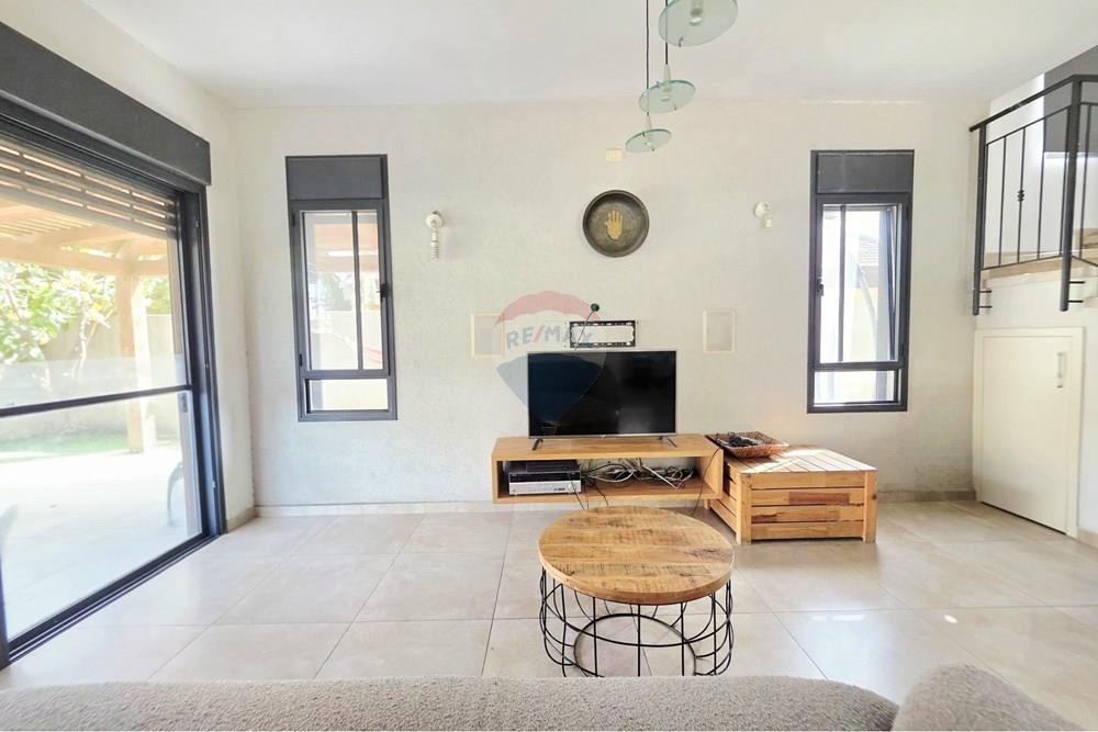House for Sale in Hadera - Image 7