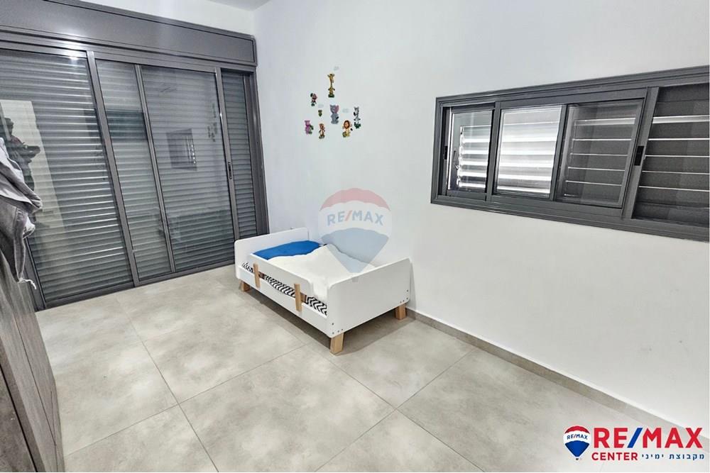 Apartment for Sale in Holon - Image 5