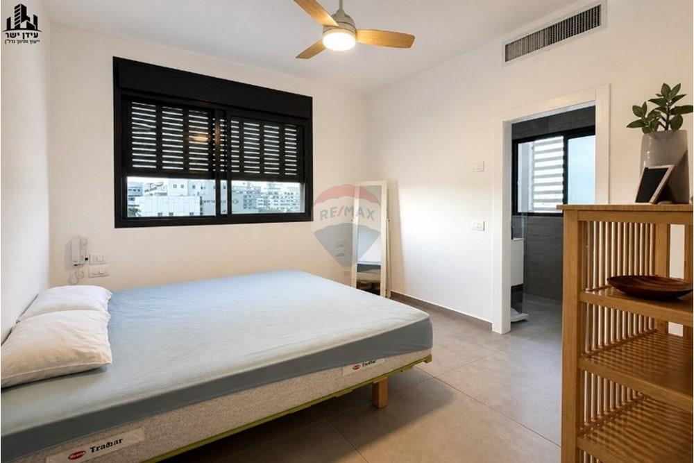 Apartment for Sale in Tel Aviv - Image 4