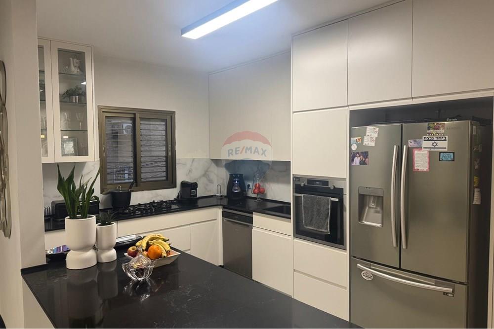 Apartment for Sale in Petah Tikva - Image 3