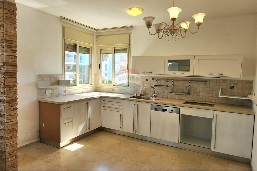 Apartment for Sale in Herzliya - Image 3