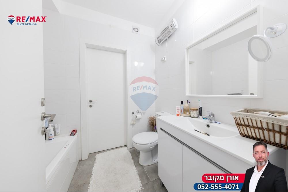 Apartment for Sale in פרדסיה - Image 1