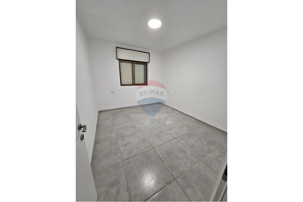 Apartment for Sale in מעלות - Image 4