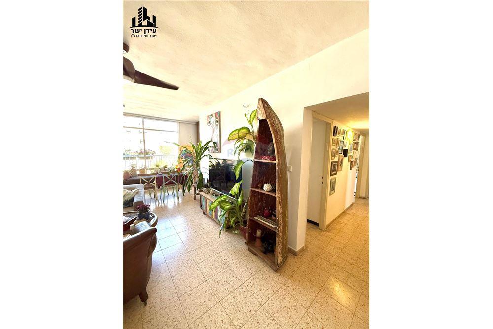 Apartment for Sale in Tel Aviv - Image 2
