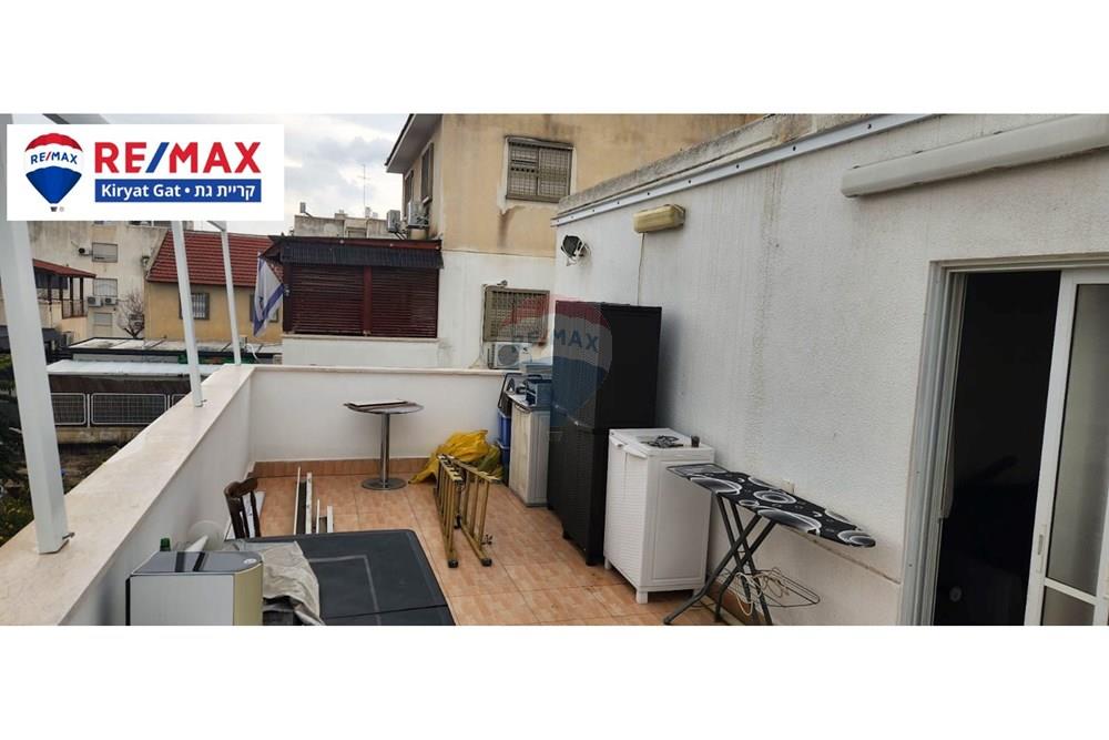 Apartment for Sale in קרית גת - Image 5