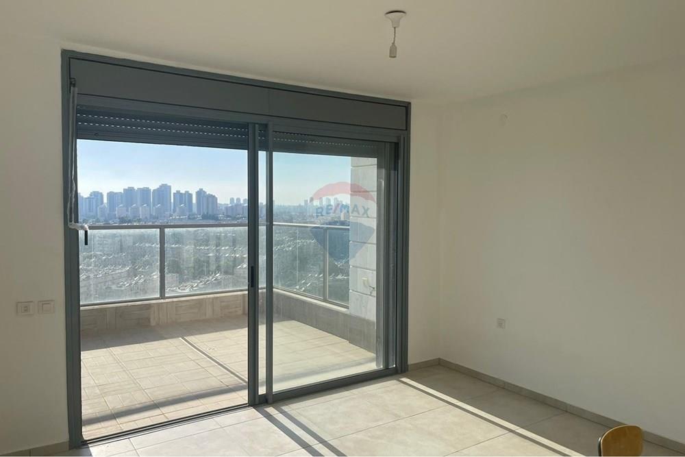 Apartment for Sale in Ramla - Image 2