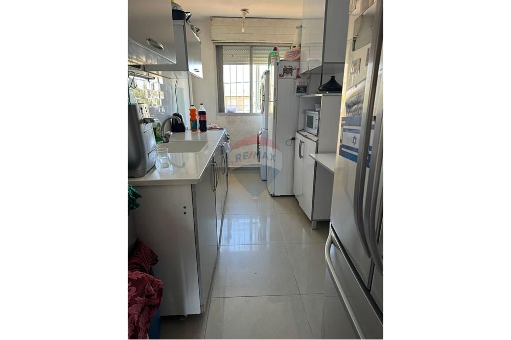 Apartment for Sale in Kiryat Yam - Image 4