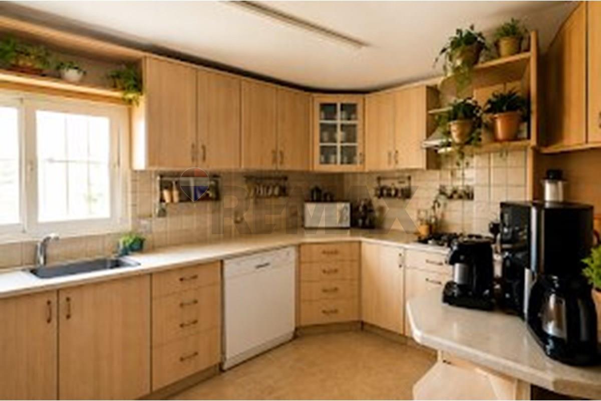 Apartment for Sale in Ma'ale Adumim - Image 3