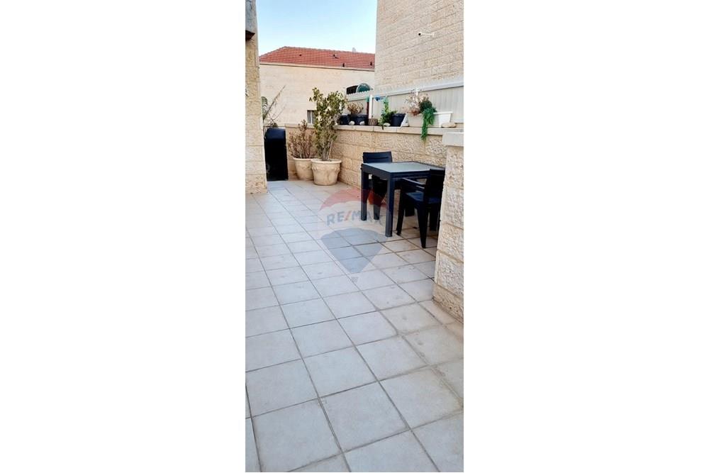 Apartment for Sale in Ma'ale Adumim - Image 3