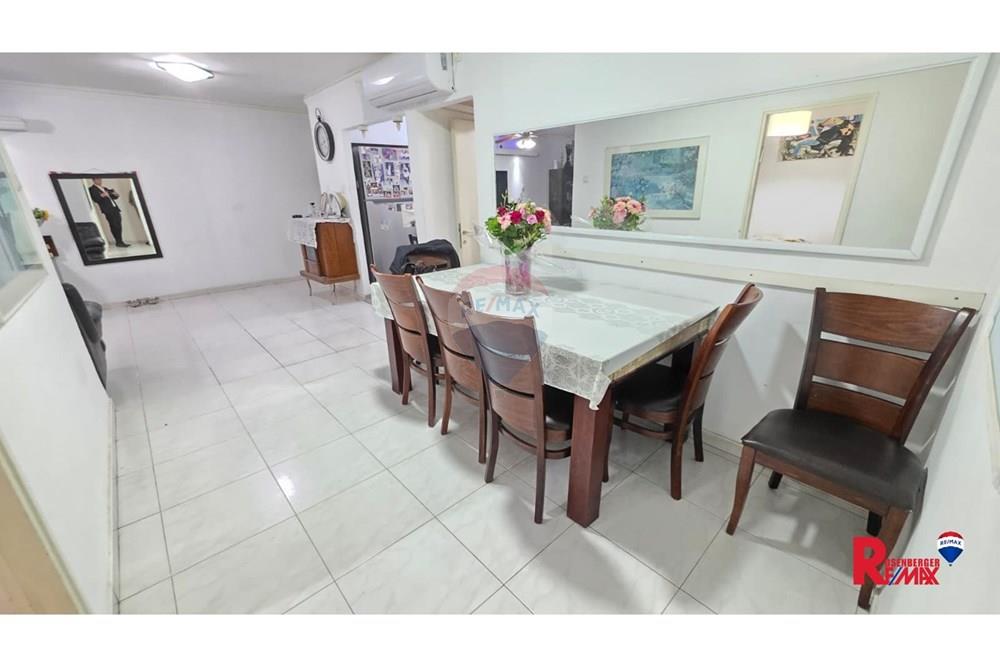 Apartment for Sale in Holon - Image 6