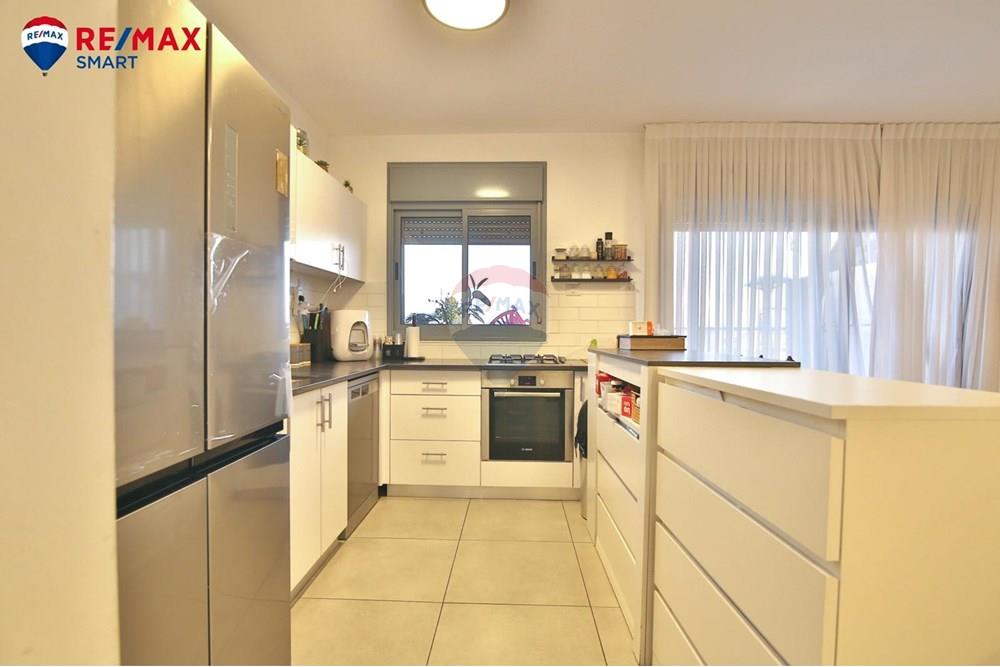 Apartment for Sale in קרית מוצקין - Image 4