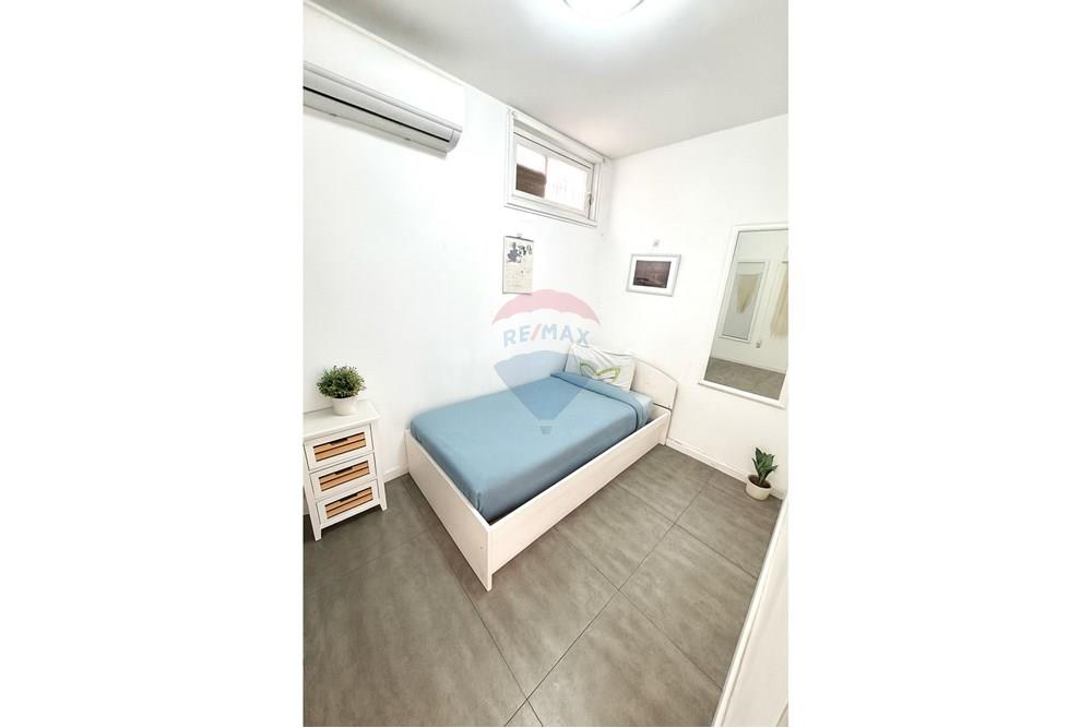 Apartment for Sale in Tel Aviv - Image 4