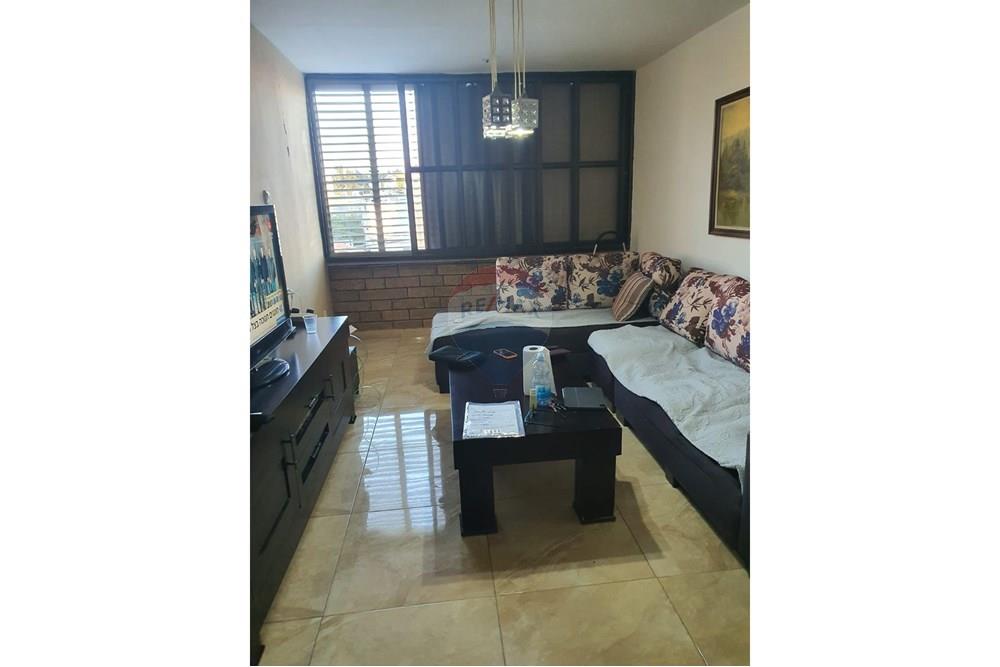 Apartment for Sale in קרית אתא - Image 2