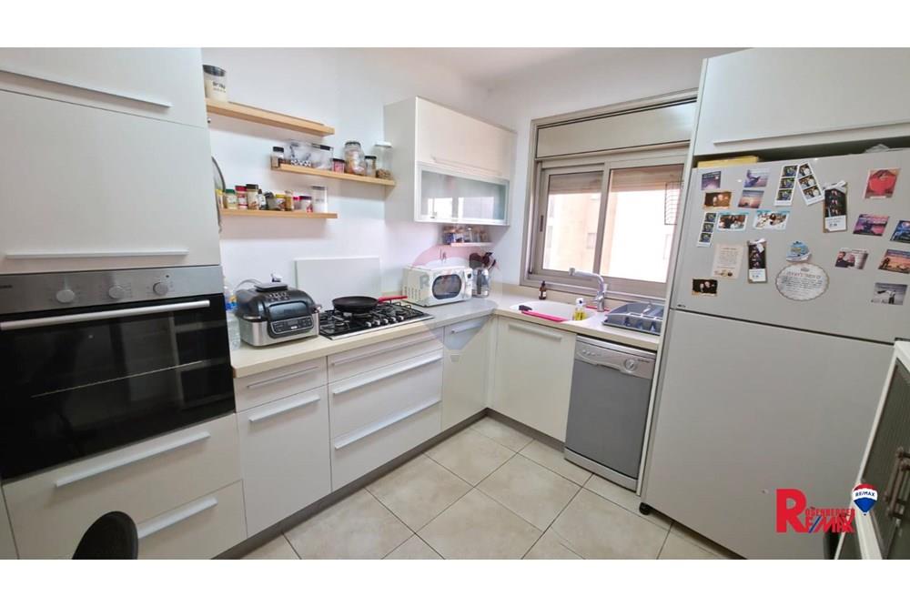 Apartment for Sale in Holon - Image 4