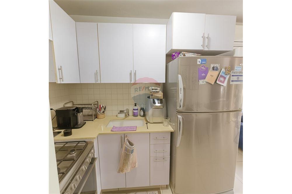 Apartment for Sale in Tel Aviv - Image 2
