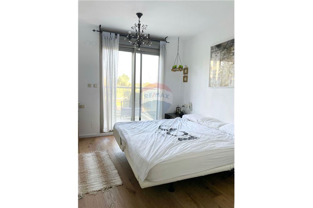 Apartment for Sale in Tel Aviv - Image 4