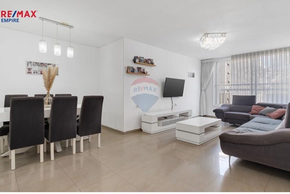 Apartment for Sale in Rishon LeZion - Image 2