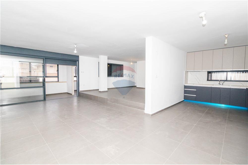 Apartment for Sale in Afula - Image 1