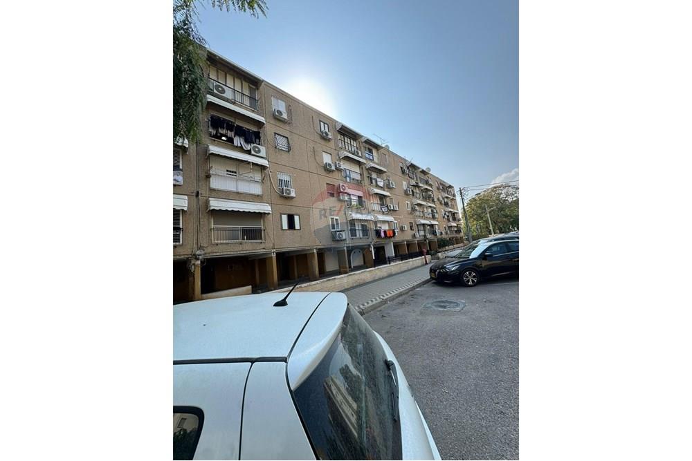Apartment for Sale in קרית אתא - Image 1