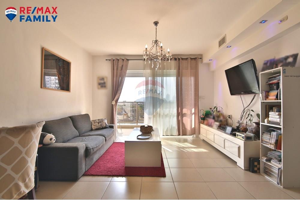 Apartment for Sale in Kiryat Yam - Image 1