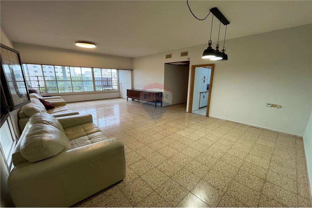 Apartment for Sale in Nahariya - Image 2